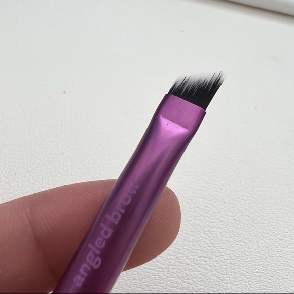 Set of 4 eye brushes-MAC 234, MAC 252SE, Sonia Kashuk 110,RT angled brow/spoolie - Picture 10 of 13